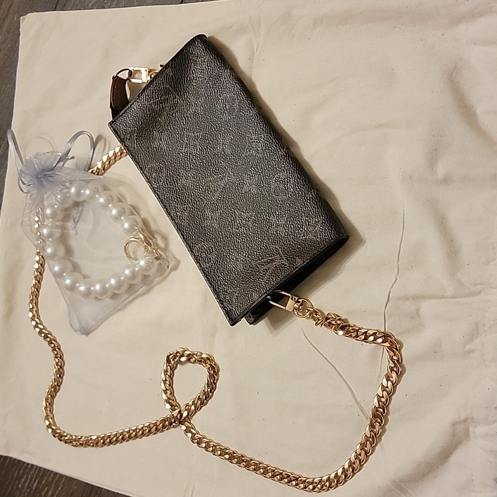 🦋🧚‍♂️Authentic Louis Vuitton GM Pochette 🧚‍♂️🦋
